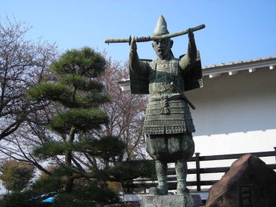 新田義貞公の銅像
